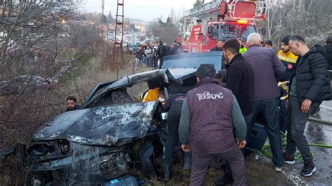 A­m­a­s­y­a­­d­a­ ­i­k­i­ ­o­t­o­m­o­b­i­l­i­n­ ­ç­a­r­p­ı­ş­t­ı­ğ­ı­ ­k­a­z­a­d­a­ ­4­ ­k­i­ş­i­ ­y­a­r­a­l­a­n­d­ı­